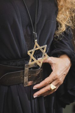 ⁦שרשרת מגן האור⁩ – תמונה ⁦2⁩