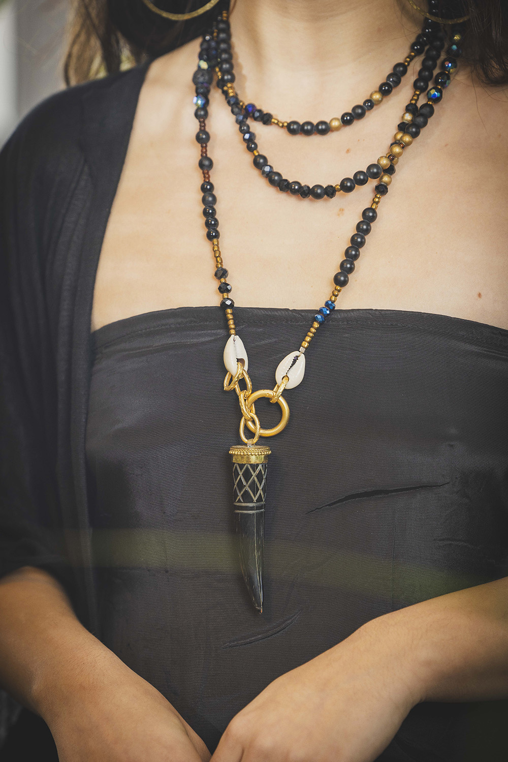 ???? ??????? ?????-??? ?????? שרשרת שן השבט – תמונה 1